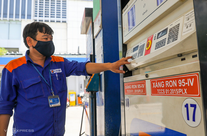 Giá xăng có thể tăng nhẹ vào ngày mai
