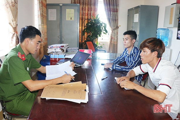 Triệu tập 2 đối tượng trộm chó ở Thạch Đài