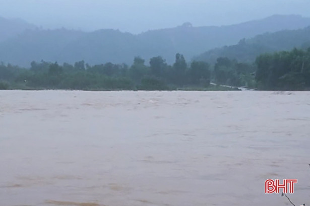 Từ ngày 9/10, hơn 23 ngàn học sinh Hương Khê nghỉ học do mưa lũ