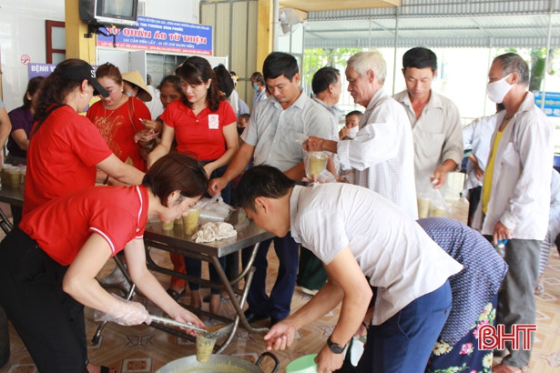 Nhiều hoạt động thiện nguyện đến với bệnh nhân ở Can Lộc, Lộc Hà