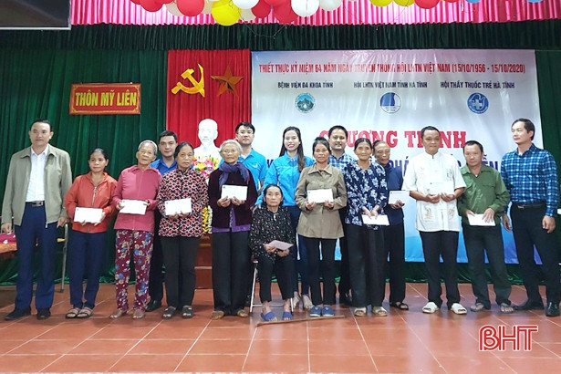 Tuổi trẻ Hà Tĩnh tổ chức khám, cấp thuốc miễn phí cho người dân Kỳ Anh, TP Hà Tĩnh