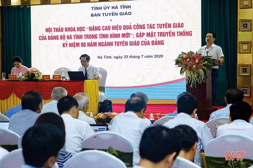 Tăng cường bảo vệ nền tảng tư tưởng của Đảng, đấu tranh, phản bác các quan điểm sai trái, thù địch trong tình hình mới