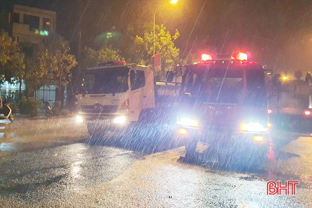 Cháy kho sơn ở thành phố Hà Tĩnh trong đêm