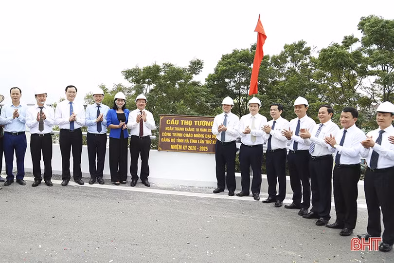 Khánh thành cầu Thọ Tường chào mừng Đại hội Đảng bộ tỉnh Hà Tĩnh