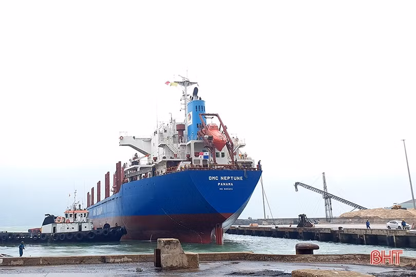 Khắp công trường, xưởng máy bừng khí thế thi đua mừng ngày hội lớn của Hà Tĩnh