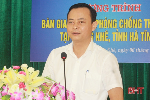 Bàn giao nhà chống thiên tai cho người nghèo Hà Tĩnh