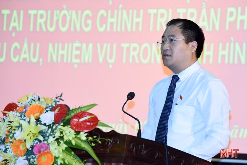 Bàn giải pháp nâng cao chất lượng đào tạo, bồi dưỡng cán bộ tại Trường Chính trị Trần Phú