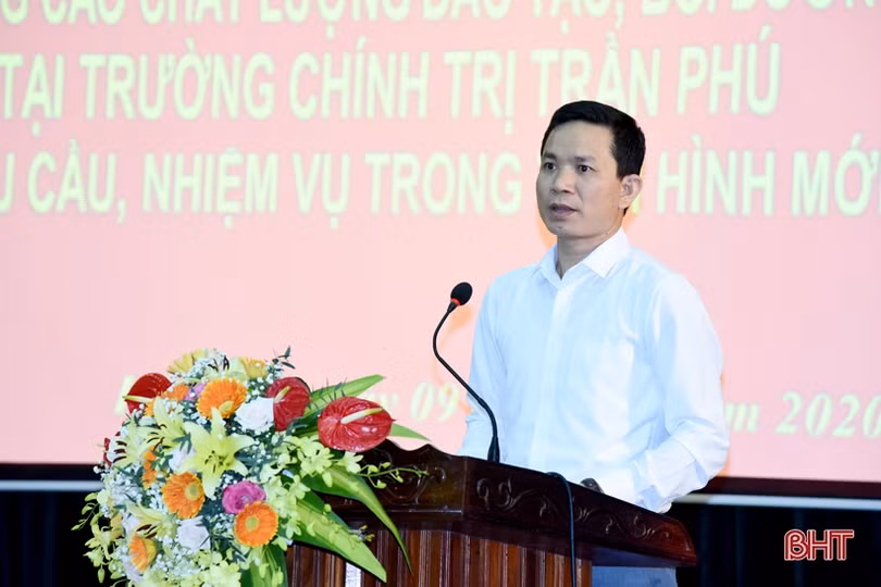 Bàn giải pháp nâng cao chất lượng đào tạo, bồi dưỡng cán bộ tại Trường Chính trị Trần Phú