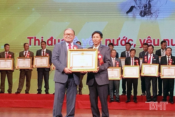 Gần 20 năm trồng cam đặc sản, anh nông dân Hà Tĩnh được tặng Huân chương Lao động hạng Ba