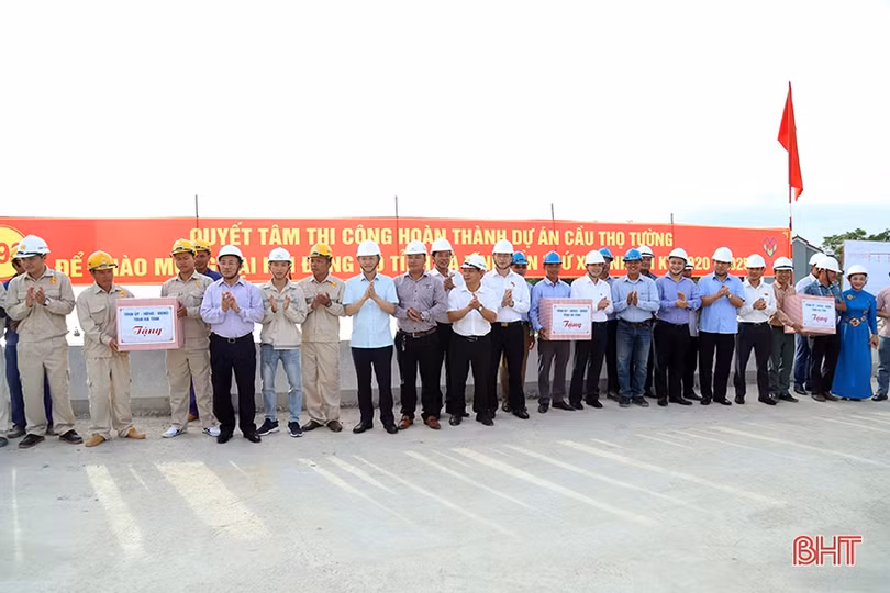 Thi công vượt tiến độ, cầu Thọ Tường nối nhịp bờ vui