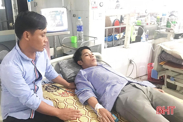 Ăn nhầm nấm độc, 4 người Kỳ Anh nhập viện cấp cứu 