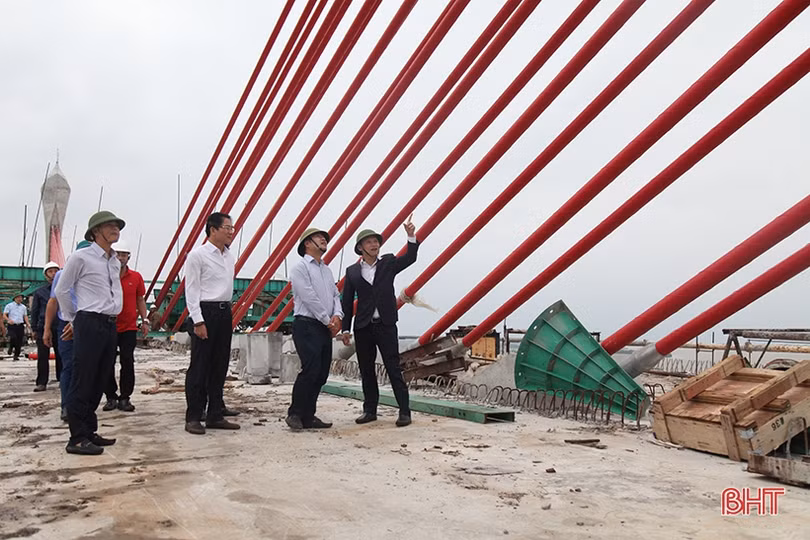 Đảm bảo hợp long cầu Cửa Hội vào ngày 13/10