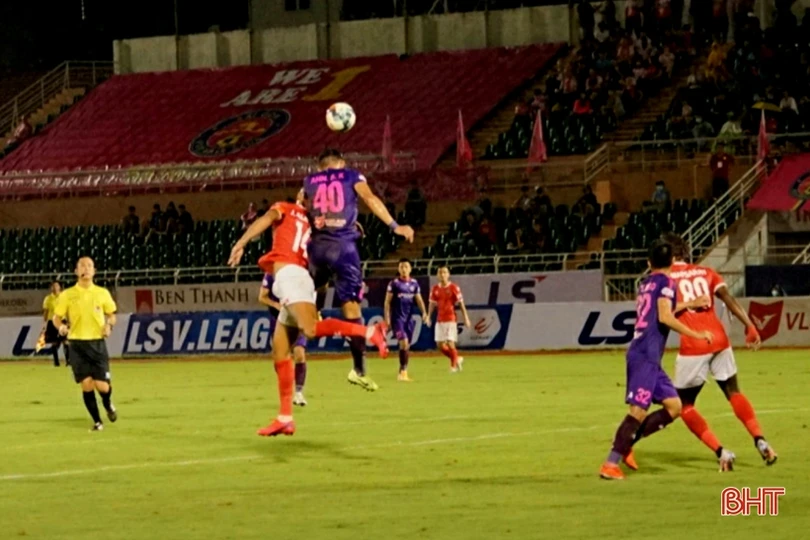 Hồng Lĩnh Hà Tĩnh thi đấu nỗ lực vẫn mất điểm trên sân Thống Nhất