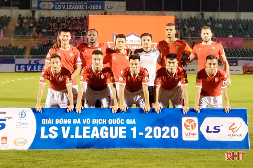 Hồng Lĩnh Hà Tĩnh thi đấu nỗ lực vẫn mất điểm trên sân Thống Nhất