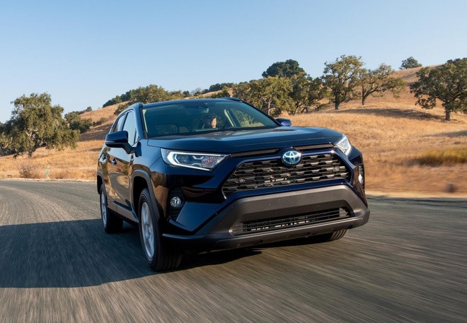 Toyota RAV4 2021 có thêm phiên bản mới, giá từ 26.050 USD