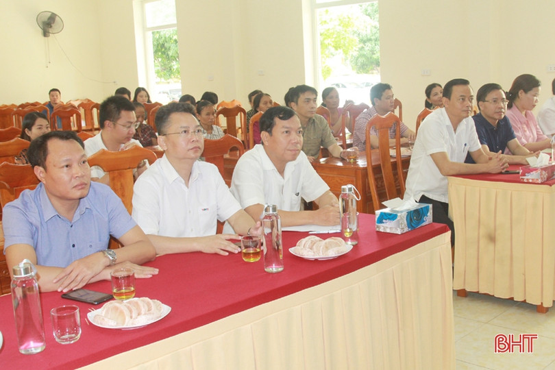 Bàn giao nhà chống thiên tai cho người nghèo Hà Tĩnh