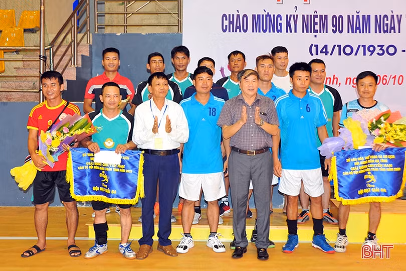 Nghi Xuân vô địch Giải Bóng chuyền nam nông dân Hà Tĩnh