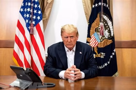 Tổng thống Donald Trump xuất viện 