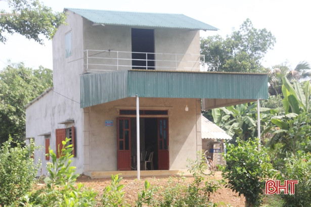 Bàn giao nhà chống thiên tai cho người nghèo Hà Tĩnh