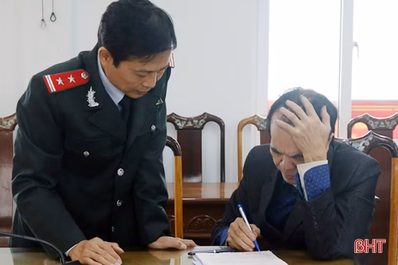 Tăng cường bảo vệ nền tảng tư tưởng của Đảng, đấu tranh, phản bác các quan điểm sai trái, thù địch trong tình hình mới