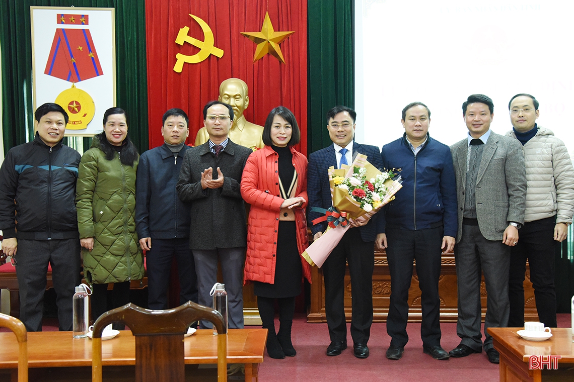 Công bố quyết định bổ nhiệm Phó Giám đốc Sở Nội vụ Hà Tĩnh