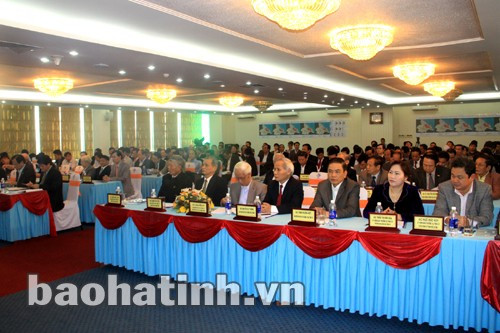 Các nhà khoa học, lãnh đạo các sở, ban, ngành, địa phương liên quan, cán bộ lão thành qua các thời kỳ tham dự hội thảo Các nhà khoa học, lãnh đạo các sở, ban, ngành, địa phương liên quan, cán bộ lão thành qua các thời kỳ tham dự hội thảo