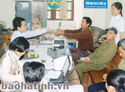 Ngân hàng CSXH giải ngân vốn HSSV tại các điểm giao dịch tạo điều kiện thuận lợi cho người vay.