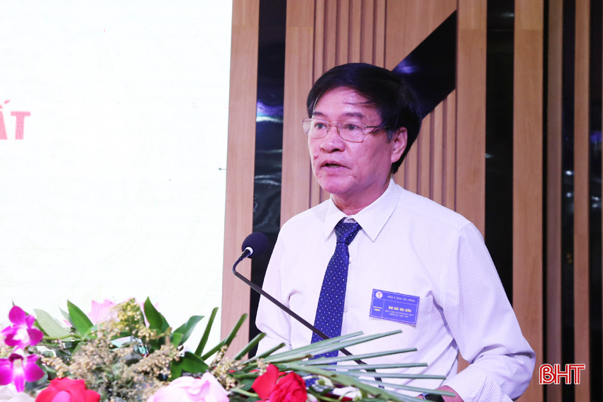 Chủ tịch Hội Liên hiệp khoa và kỹ thuật tỉnh Đỗ Khoa Văn: Đề nghị BCH Hội Y học Hà Tĩnh và các hội viên phát huy tinh thần, trách nhiệm xây dựng hội mạnh về mọi mặt, chú trọng nghiên cứu khoa học, tham gia công tác phản biện, góp phần nâng cao hoạt động chuyên môn trong lĩnh vực y tế. 4A.jpg