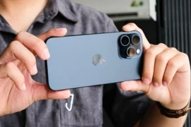 Dùng iPhone 11 cũ, có nên lên đời iPhone 15 Pro Max cũ không?
