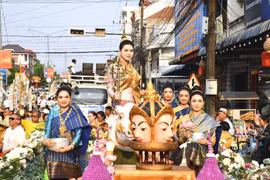 Lễ rước Nàng Chúa Xuân tại Pakse, tỉnh Champasak. (Ảnh: Lao Security News)