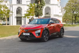 Chủ xe tiết lộ 2 lý do giúp VinFast VF 7 vượt trội xe xăng cùng tầm tiền
