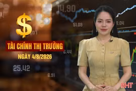Tài chính thị trường ngày 4/8: Khoảng 30% xe đầu kéo phải nằm bãi vì thiếu tài xế