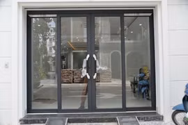 Khám phá quy trình thi công cửa nhôm trượt quay chuyên nghiệp, chuẩn thẩm mỹ