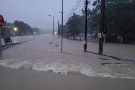 Mưa lớn tại khu vực Trung Lào, 2 tỉnh giáp Hà Tĩnh ngập nặng