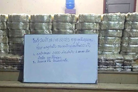 Lào: Xe tải không biển số bỏ lại 6 triệu viên ma túy bên sông Mê Kông
