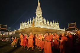 Lễ hội That Luang 2025 đầy màu sắc của người dân Lào