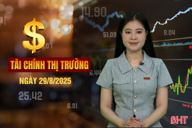 Tài chính thị trường ngày 29/8: Giá vé máy bay tăng vọt dịp Quốc khánh