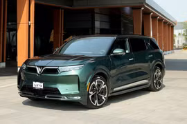 Chủ xe Việt đánh giá VinFast VF 9 “tinh tế trong từng đường nét thiết kế”