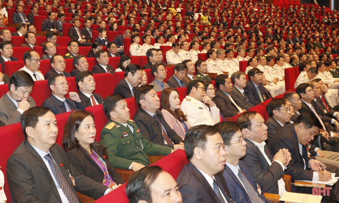 Đại biểu biểu quyết thông qua số lượng Ủy viên Ban Chấp hành Trung ương Đảng khoá XIII là 200 đồng chí