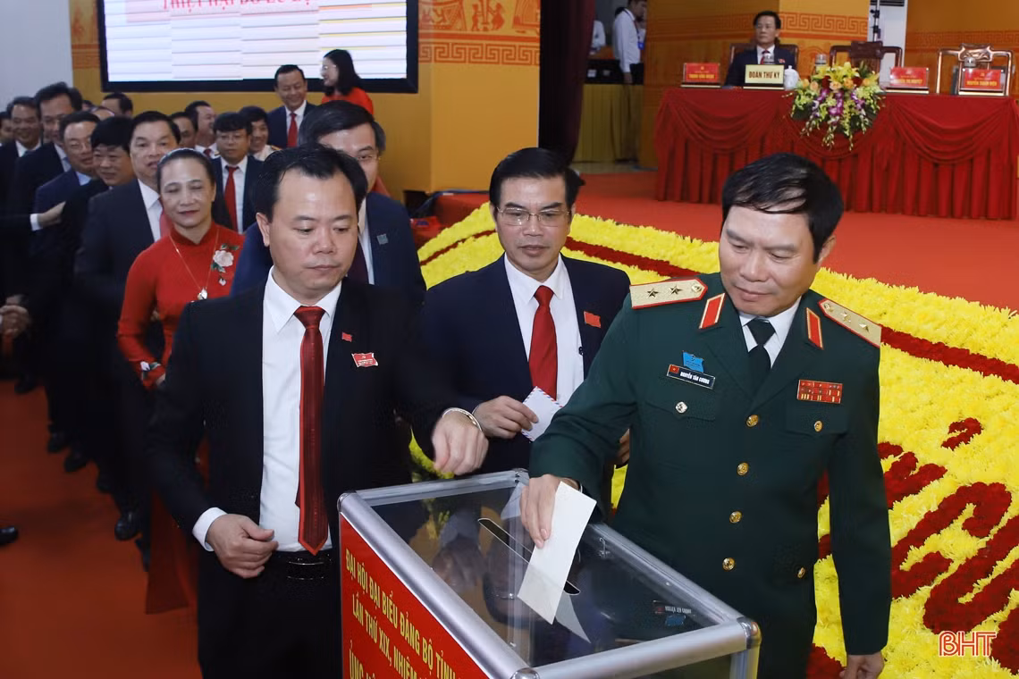 Toàn cảnh Đại hội Đảng bộ Hà Tĩnh lần thứ XIX, nhiệm kỳ 2020 - 2025