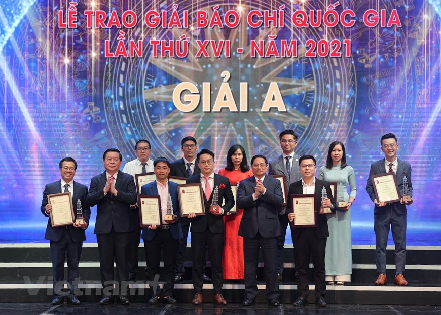 Nhóm tác giả Báo Hà Tĩnh nhận giải C - Giải Báo chí quốc gia năm 2021
