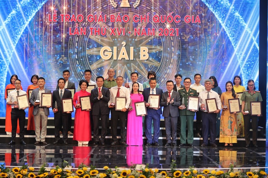 Nhóm tác giả Báo Hà Tĩnh nhận giải C - Giải Báo chí quốc gia năm 2021
