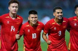 Đỗ Hoàng Hên ra mắt trong trận thắng 3-0 của tuyển Việt Nam