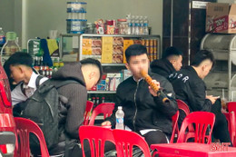 "Ma trận" thuốc lá, thuốc lào bủa vây học đường
