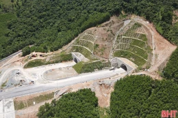 Hầm Đèo Bụt sẽ hoàn thành thi công mở rộng trong năm nay