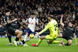 Man City bị Tottenham cầm hòa dù dẫn hai bàn