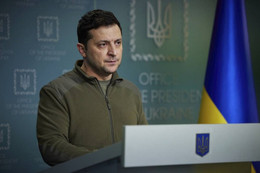 Tổng thống Ukraine Zelensky ám chỉ tiếp tục nắm quyền