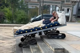 7 năm ở ẩn để chế tạo 300 xe độc lạ