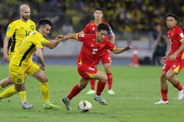 Malaysia 4-0 Việt Nam: Vỡ trận