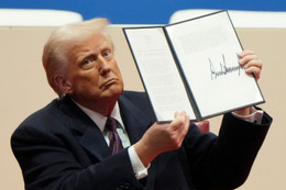 Người Mỹ nghĩ gì về 100 ngày đầu nhiệm kỳ của ông Trump?